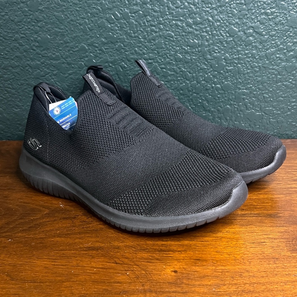 Skechers Women’s Slip-On Knit Walking Sneakers Memory Foam Air Cooled Black 10